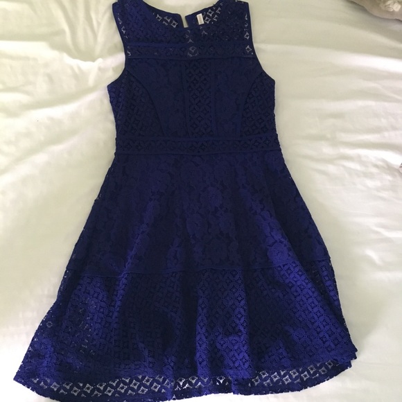 Royal Blue Lace Dress Size Small - Picture 6 of 6